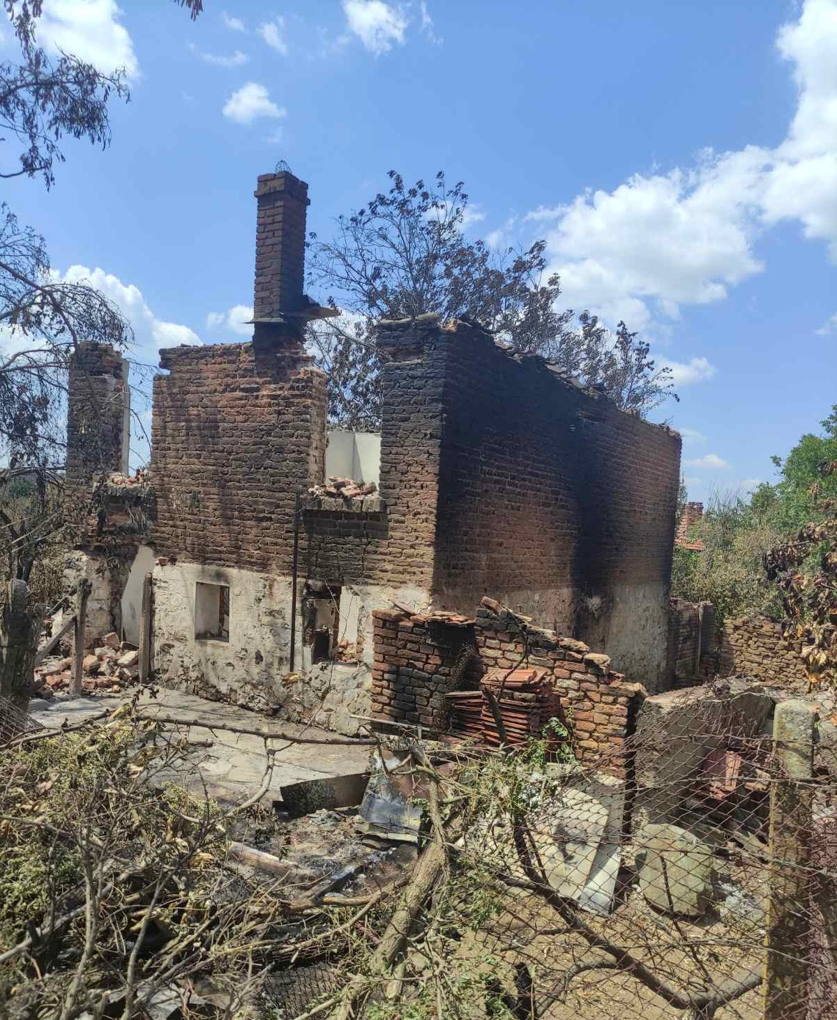 Помощ за Воден: Нека помогнем на хората останали без дом след пожарите